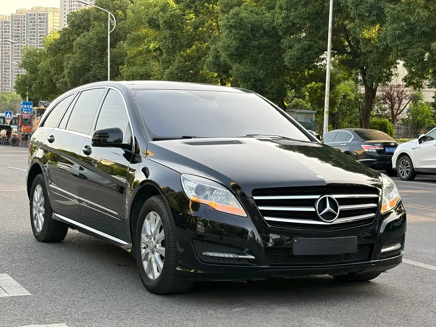 Mercedes-Benz R-Class 2017 R 320 4MATIC Business Collector's Edition фото 3