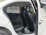 صورة 9 - Volkswagen Jetta