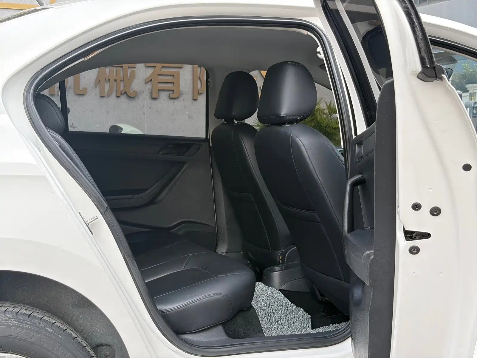 صورة 9 - Volkswagen Jetta