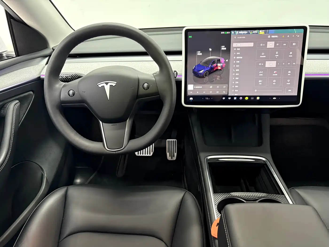TESLA MODEL Y