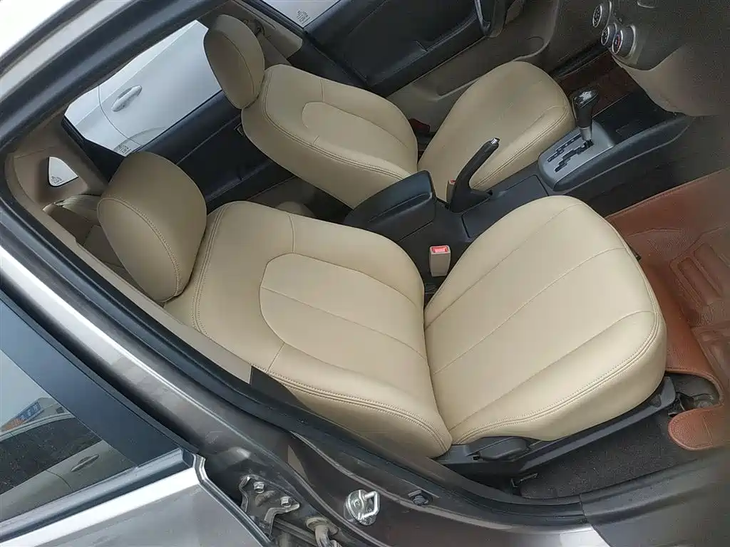 Hyundai Elantra 2015 1.6L Automatic Comfort фото 25