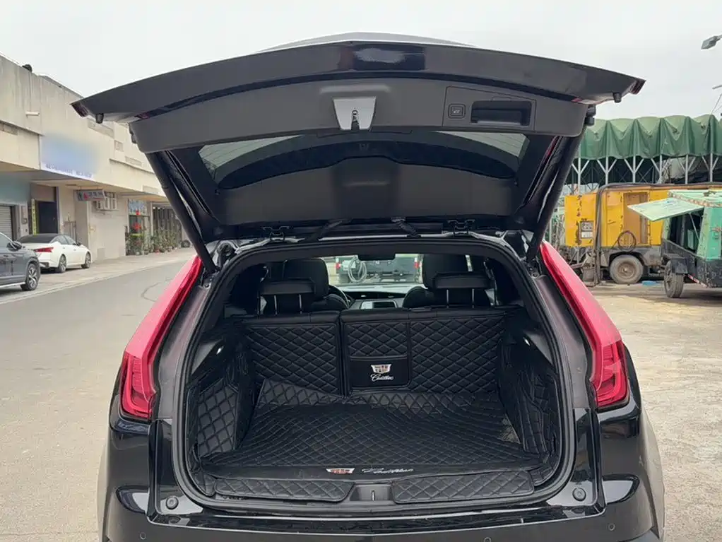 Cadillac XT4 2023 2023 Model Year 28T Two-Wheel Drive Luxury Model