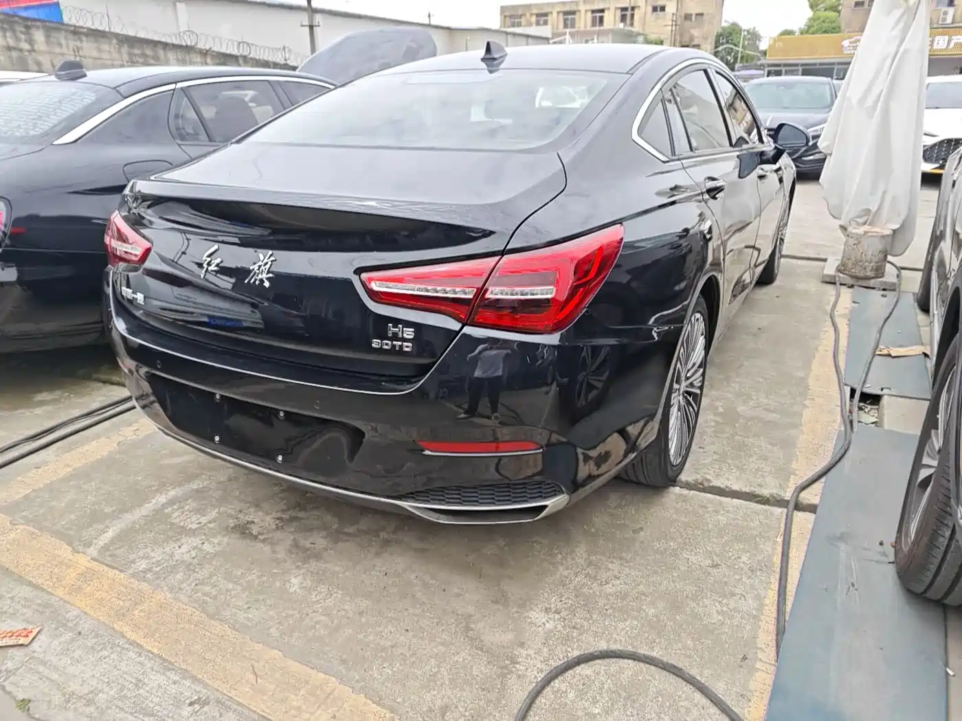 Hongqi H5 2022 Model Classic Edition 1.5T DCT Flag Joy Edition фото 4