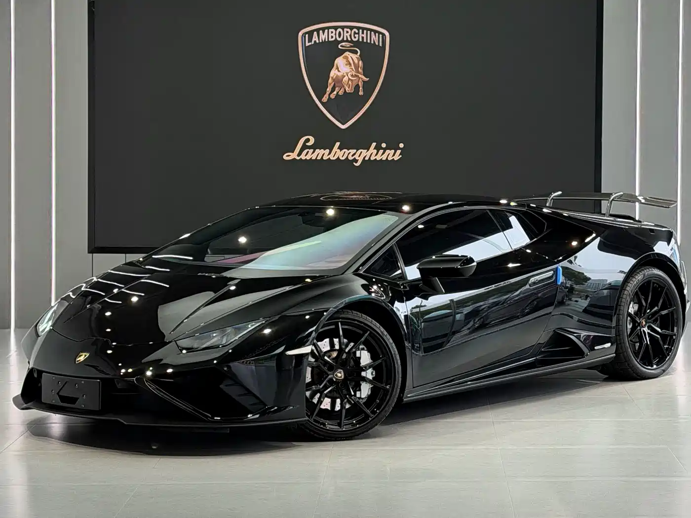 LAMBORGHINI HURACÁN