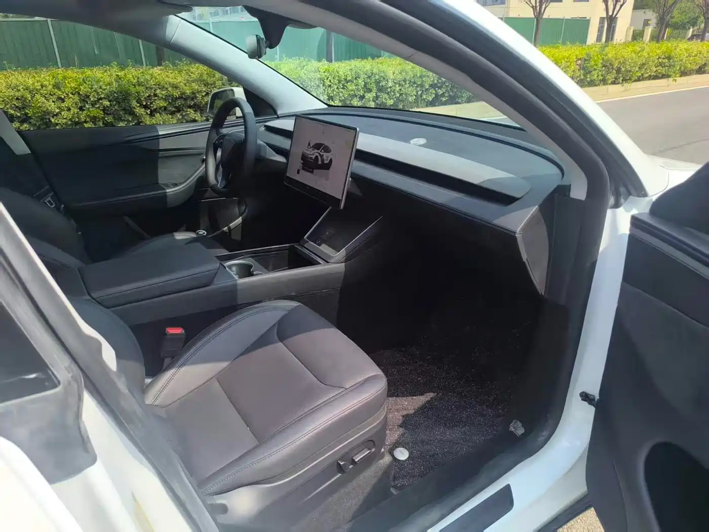 Photo 9 - Tesla Model Y