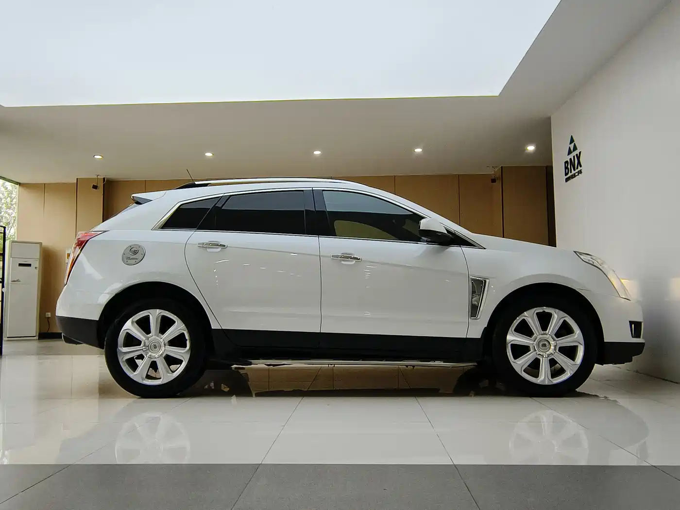 Cadillac SRX 2014 3.0L Flagship Model фото 3