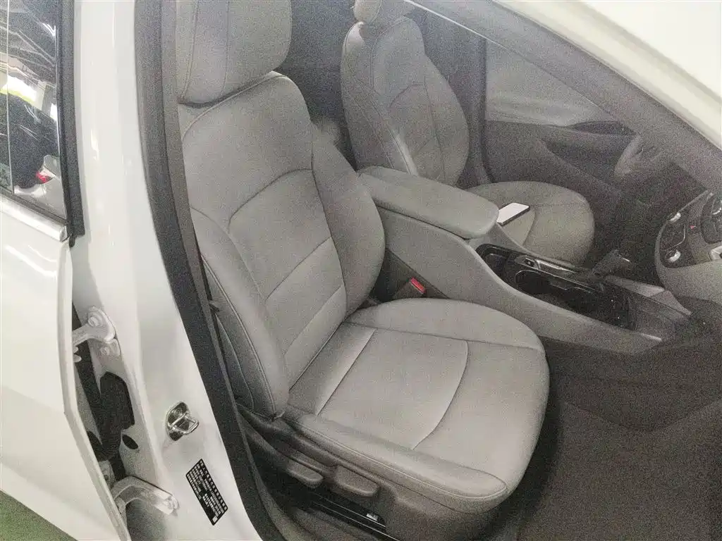 Chevrolet Malibu XL 2018 530T Auto RuiXiang Edition фото 25