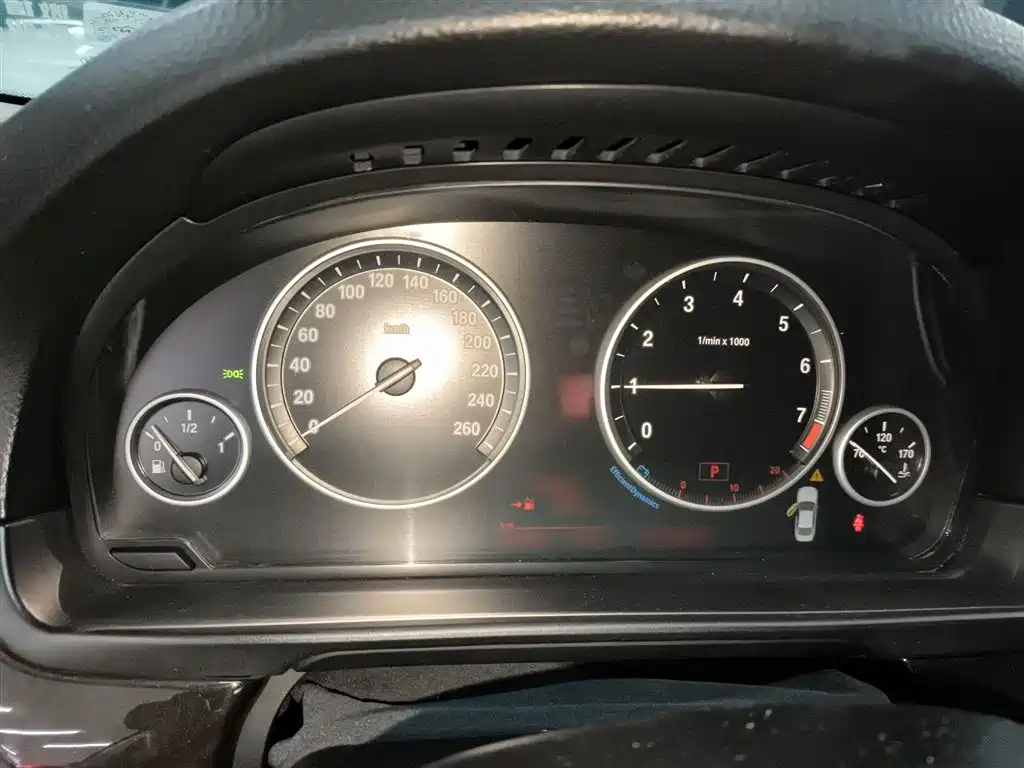 BMW 5 Series 2017 525Li Leading Edition фото 8