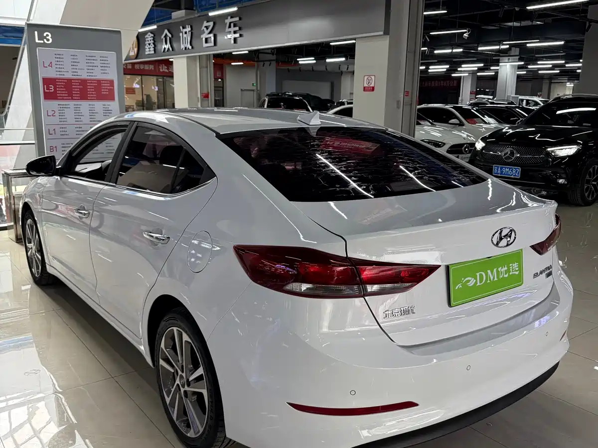Hyundai Elantra 2016 Model 1.6L Automatic Smart Elite фото 7