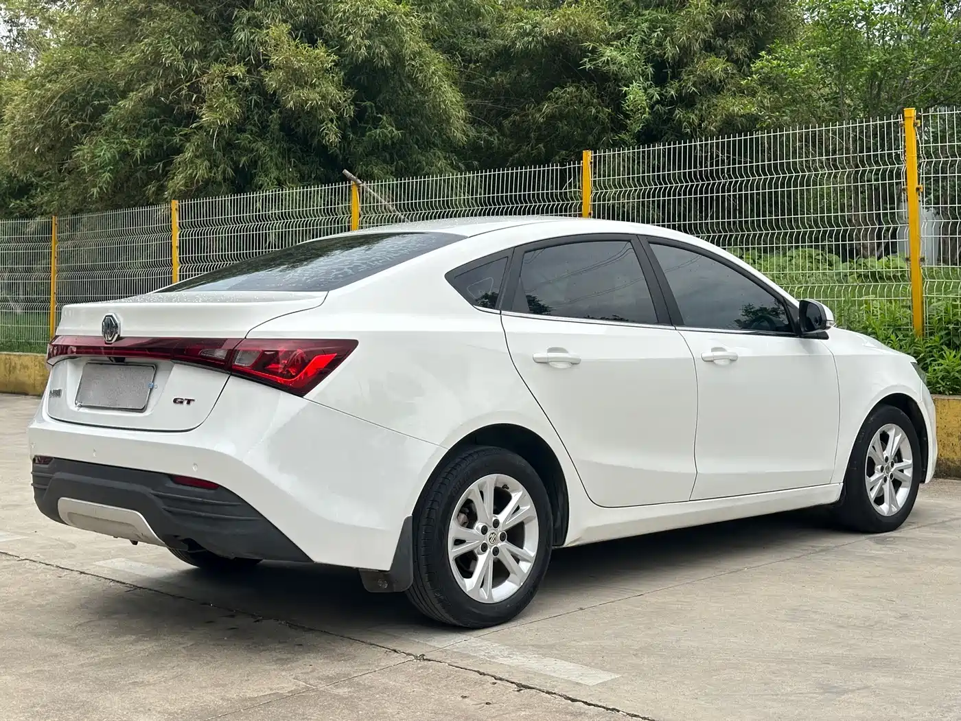 MG GT 2017 2016 Model 1.5L Automatic Premium Luxury Edition