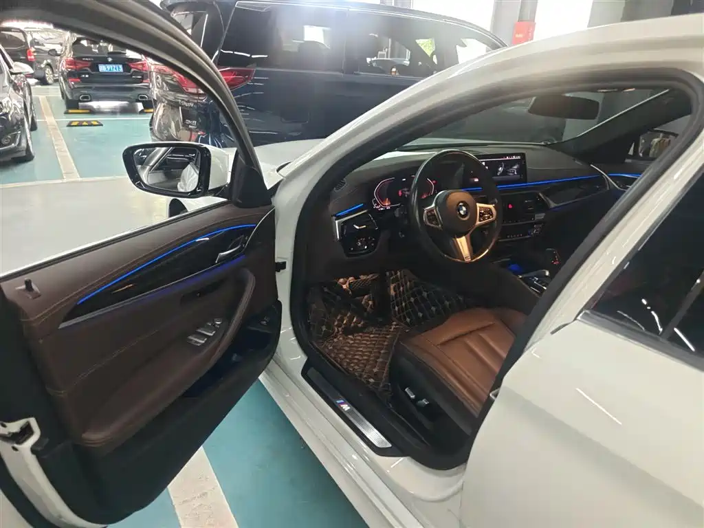 BMW 5 Series 2020 525Li M Sport Package фото 12
