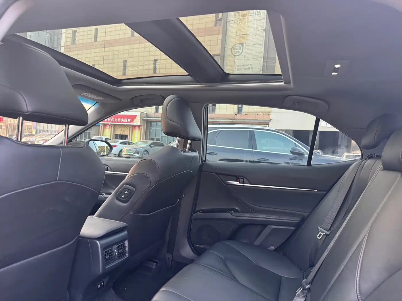 Toyota Camry 2018 2.5G Luxury Edition фото 9