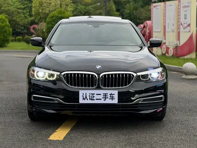 BMW 5 Series 2020 525Li Luxury Package — фото 2