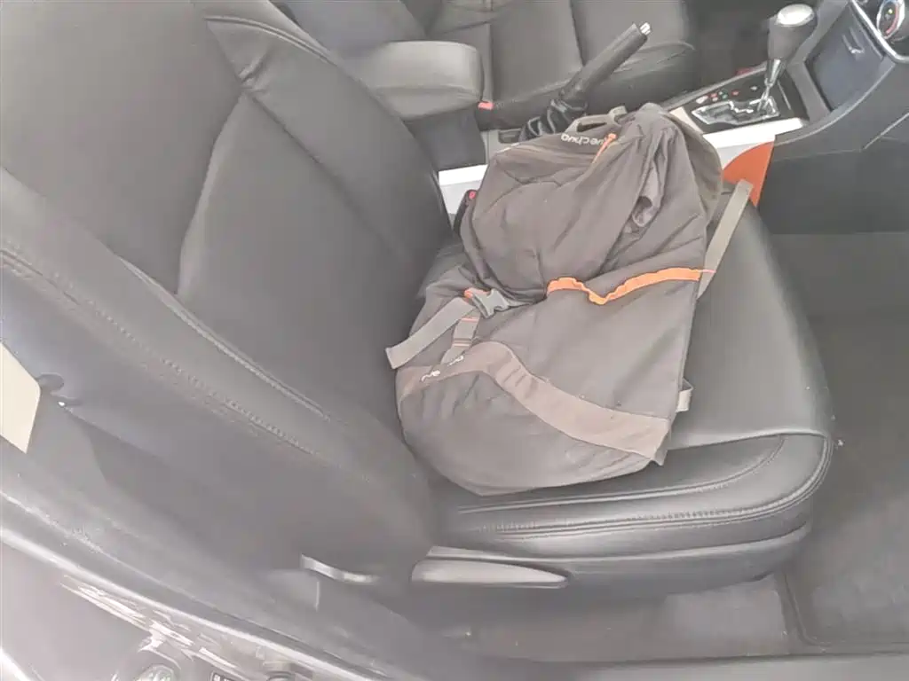 Toyota Corolla 2014 1.6L CVT GL фото 25