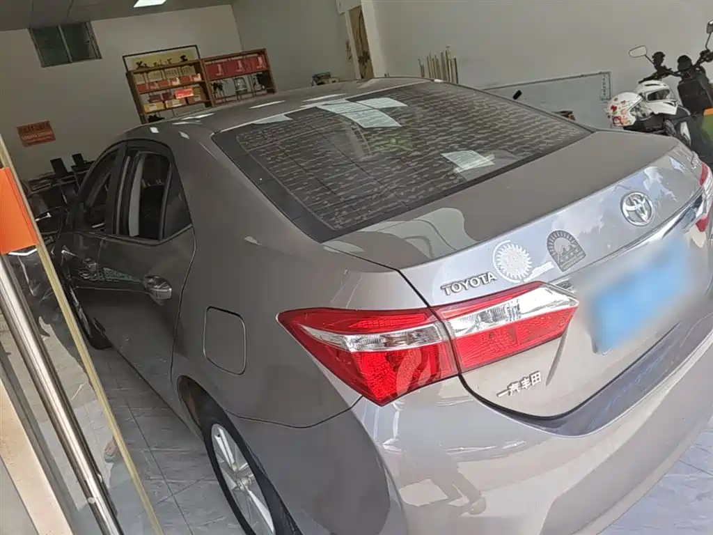 Toyota Corolla 2014 1.6L CVT GL фото 5