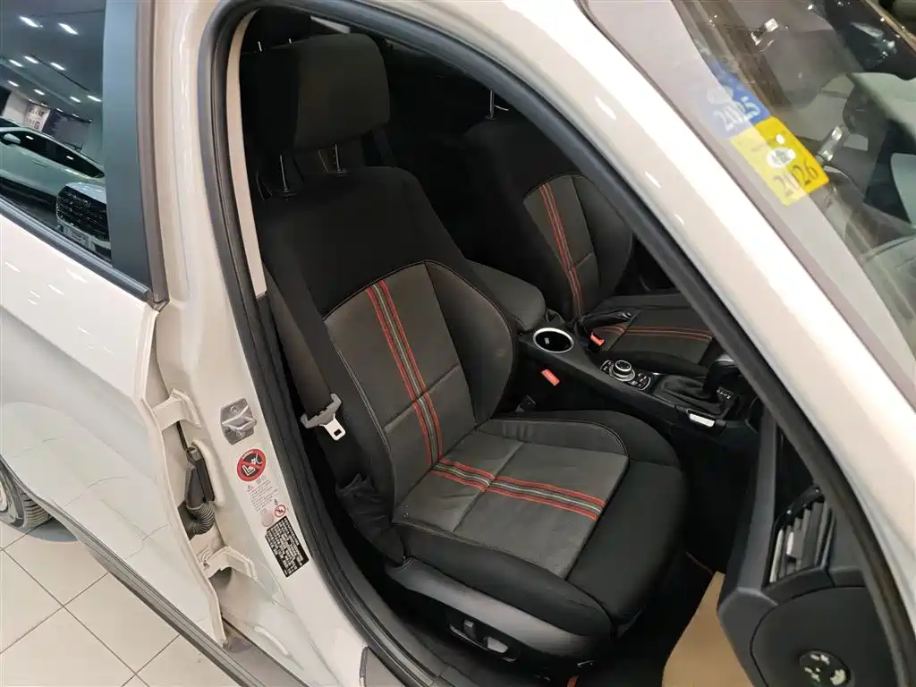 BMW X1 2013 sDrive18i Sport Design Package фото 25