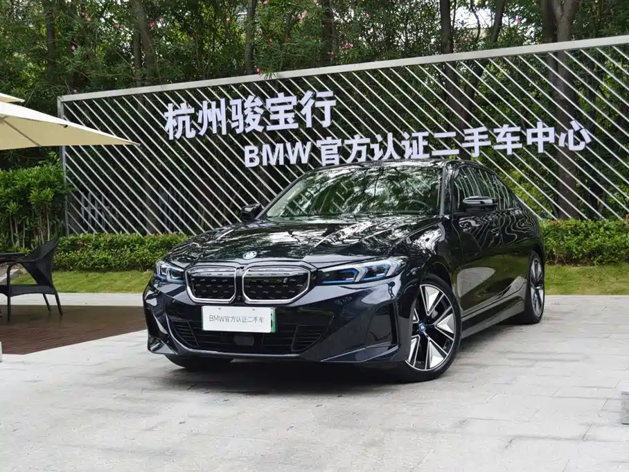 BMW i3 2023 eDrive 40 L Shadow Night Sport Package
