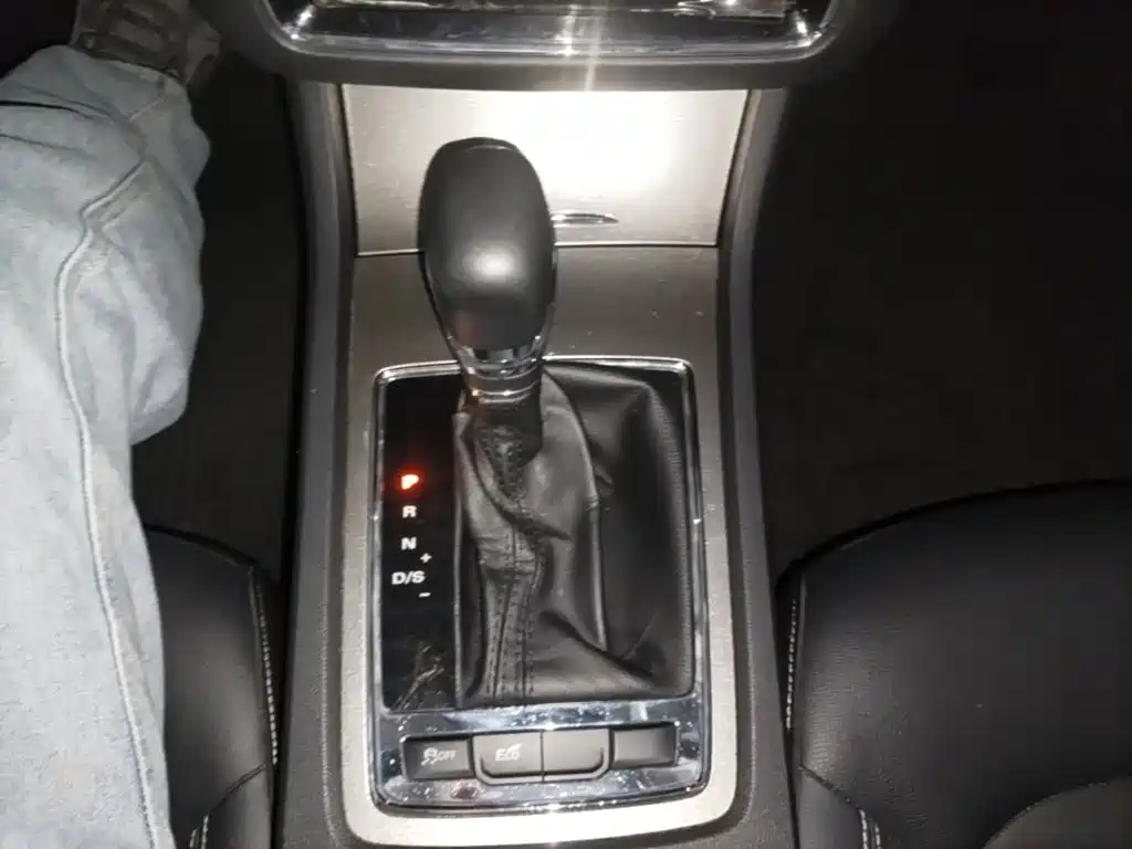 Roewe i6 2019 2020 PLUS 1.6L CVT 4G Connected Glory Flagship Edition