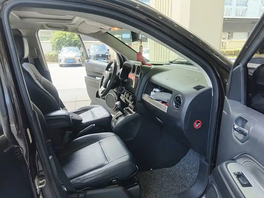 Jeep Compass (Import) 2014 2014 2.0L 2WD Luxury Edition