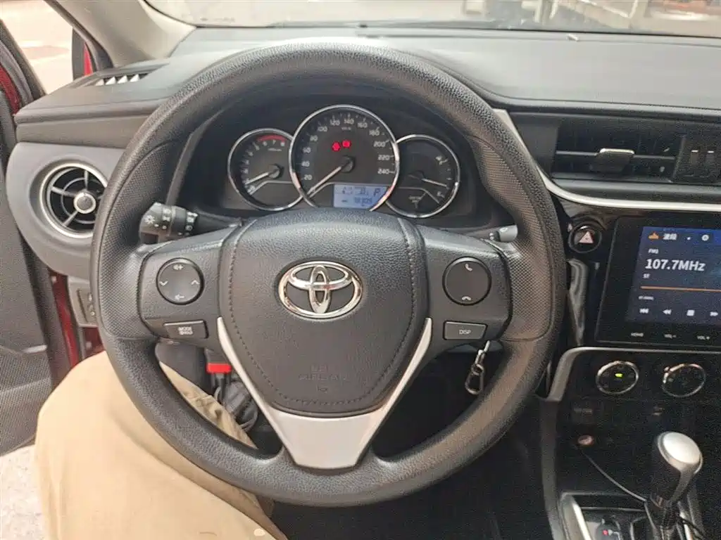 Toyota Levin 2017 Facelift 185T CVT Elite (China V) фото 11