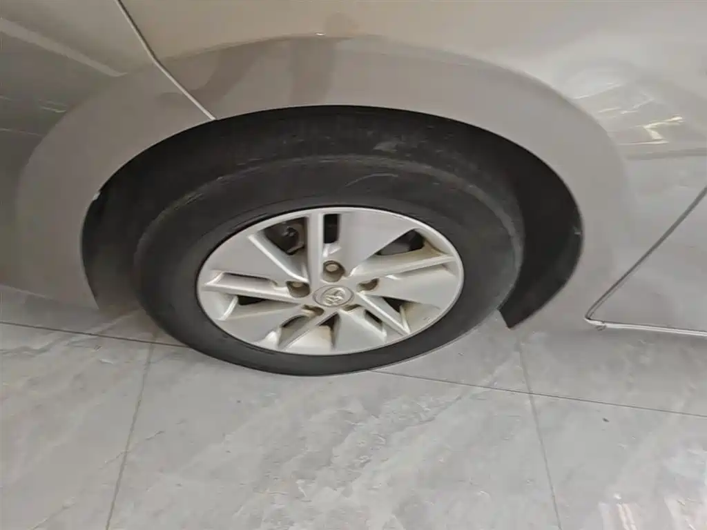 Toyota Corolla 2014 1.6L CVT GL фото 23