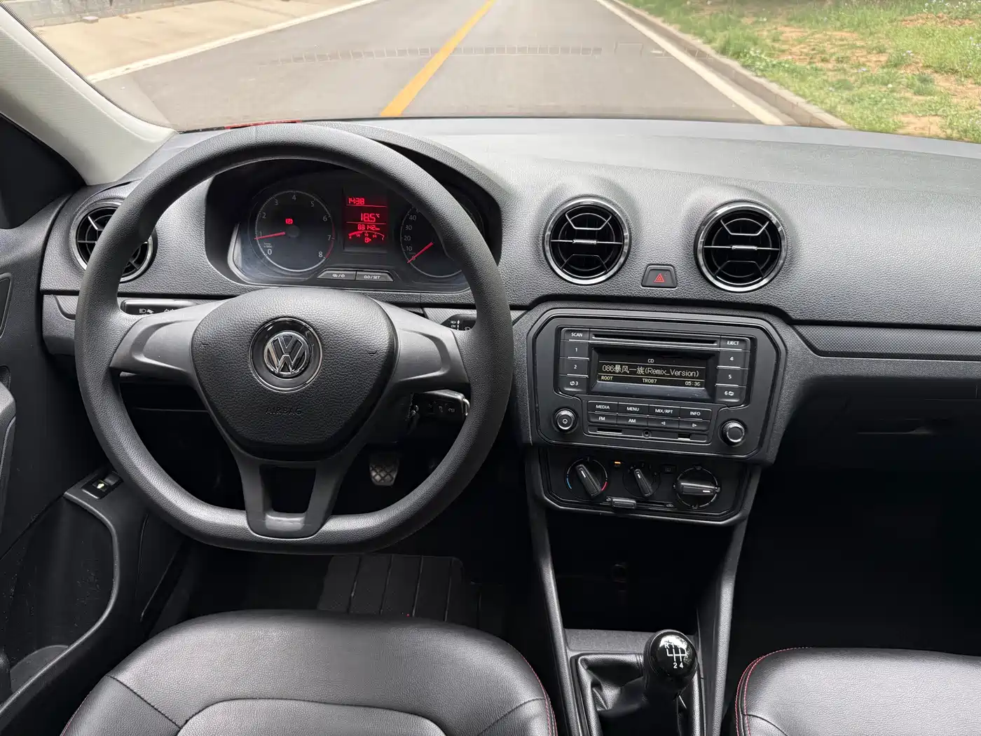 Volkswagen Jetta 2017 1.5L Manual Fashion фото 12