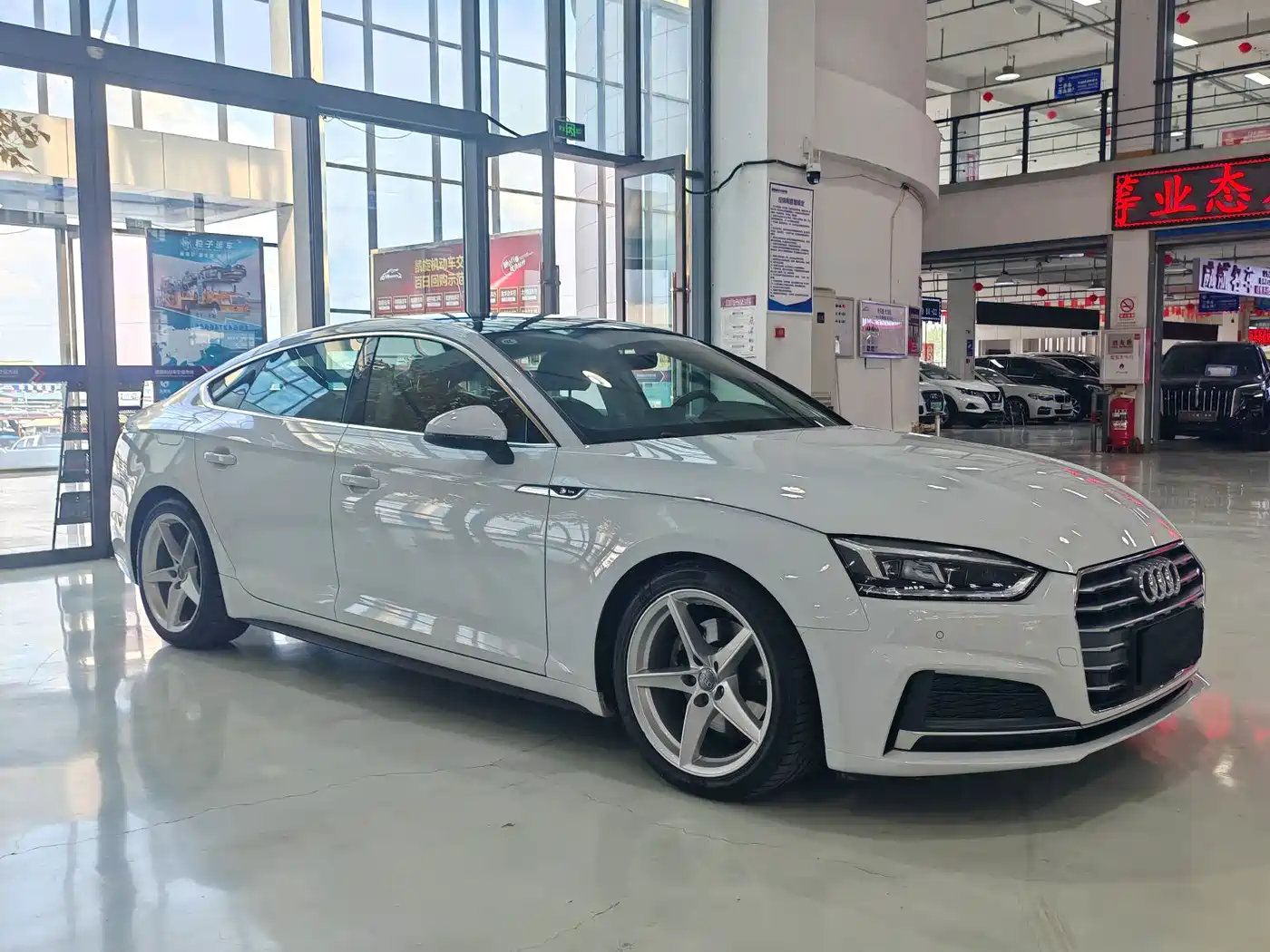 Audi A5 (Import) 2019 Sportback 40 TFSI Fashion фото 3