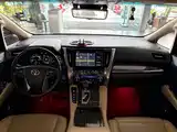 Фото 15 - Toyota Vellfire
