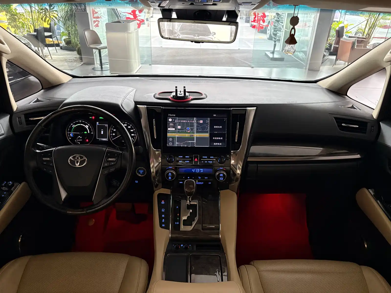 Фото 15 - Toyota Vellfire