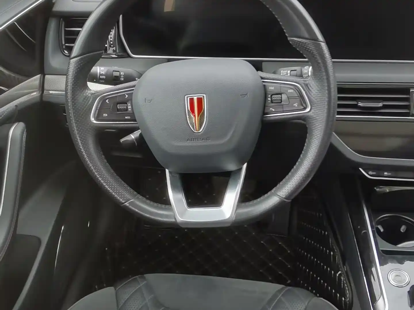 Фото 6 - Hongqi HS5