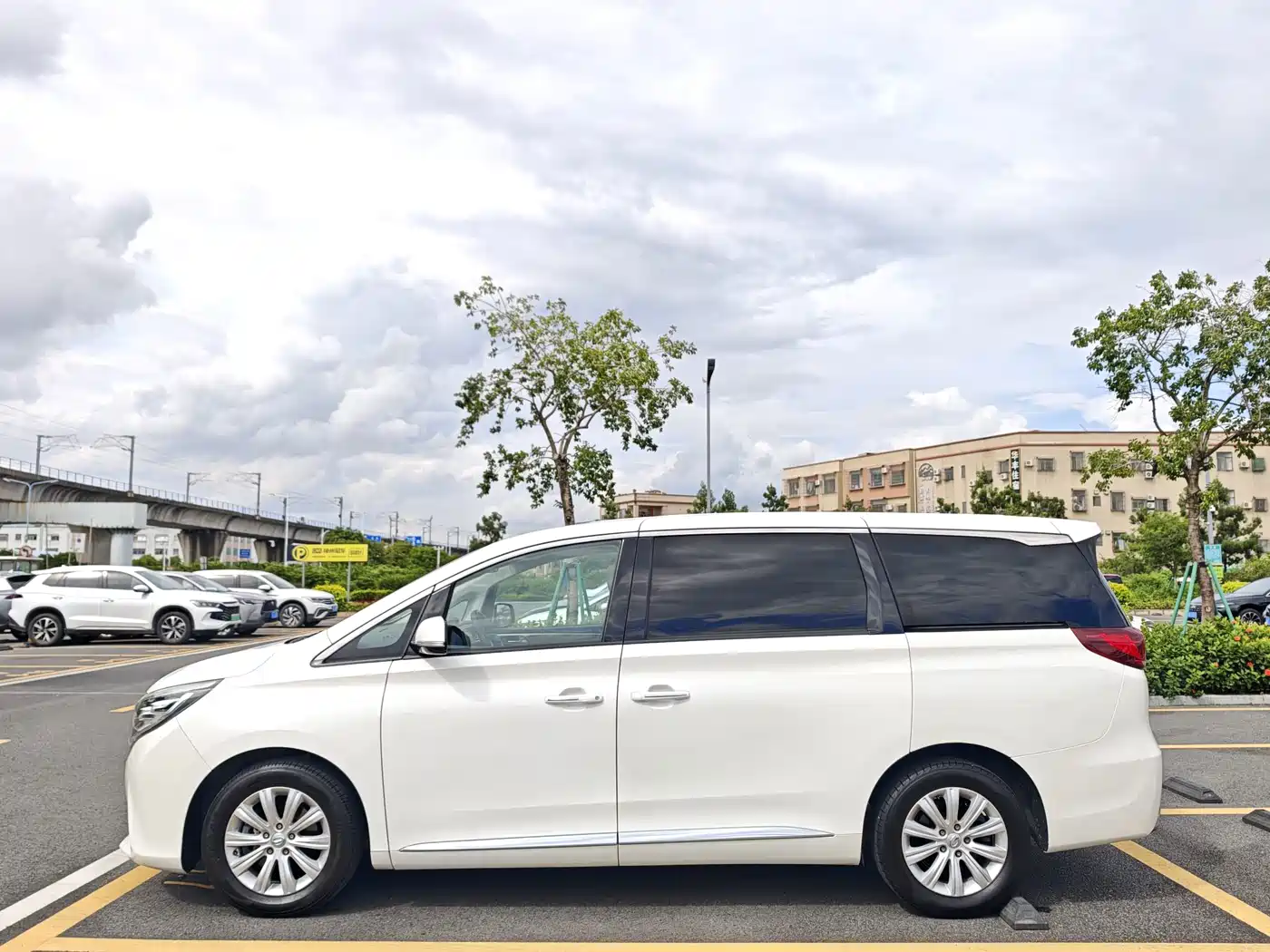 Фото 4 - GAC Trumpchi Trumpchi M8