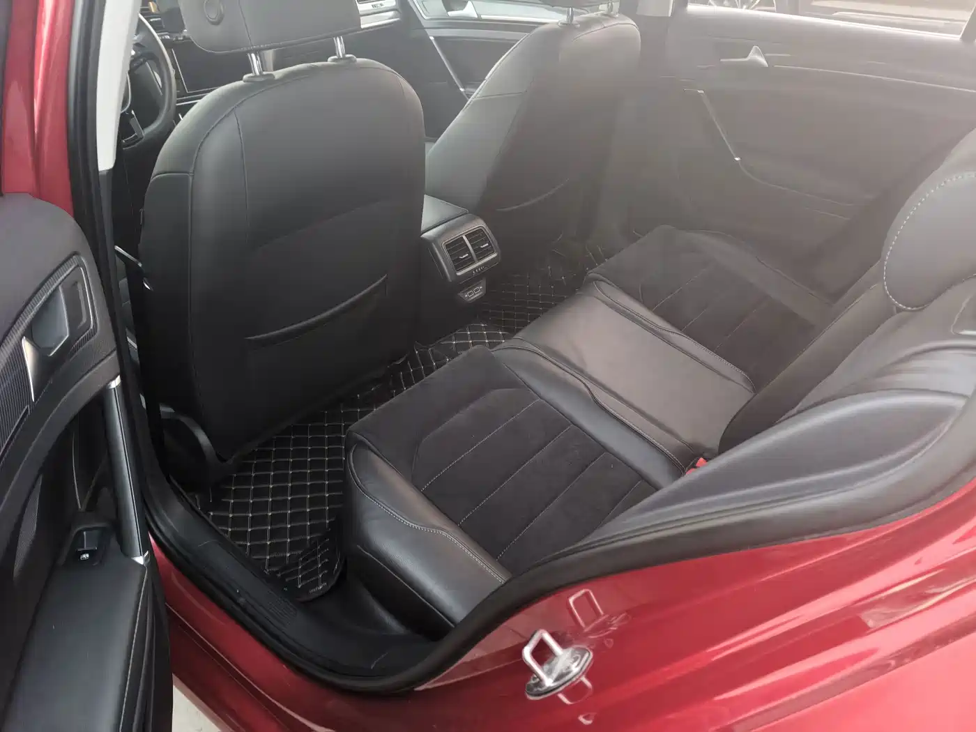 Фото 8 - Volkswagen Golf