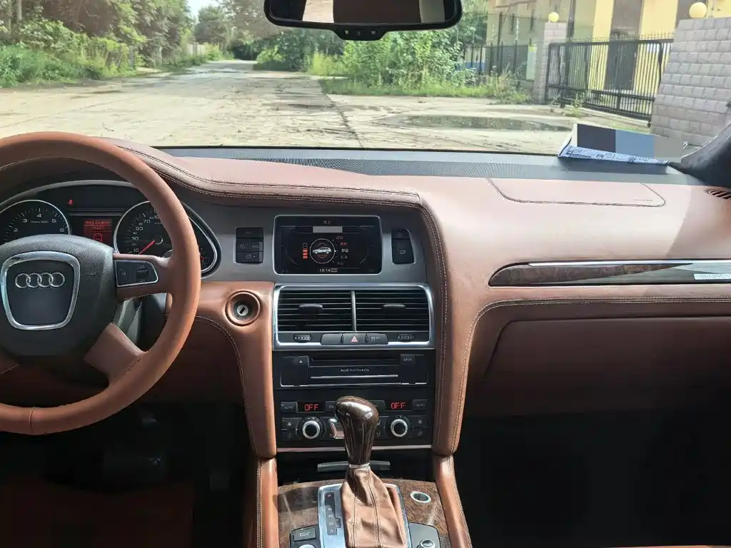 Audi Q7 2010 2011 3.0 TFSI Exclusive (200kW)