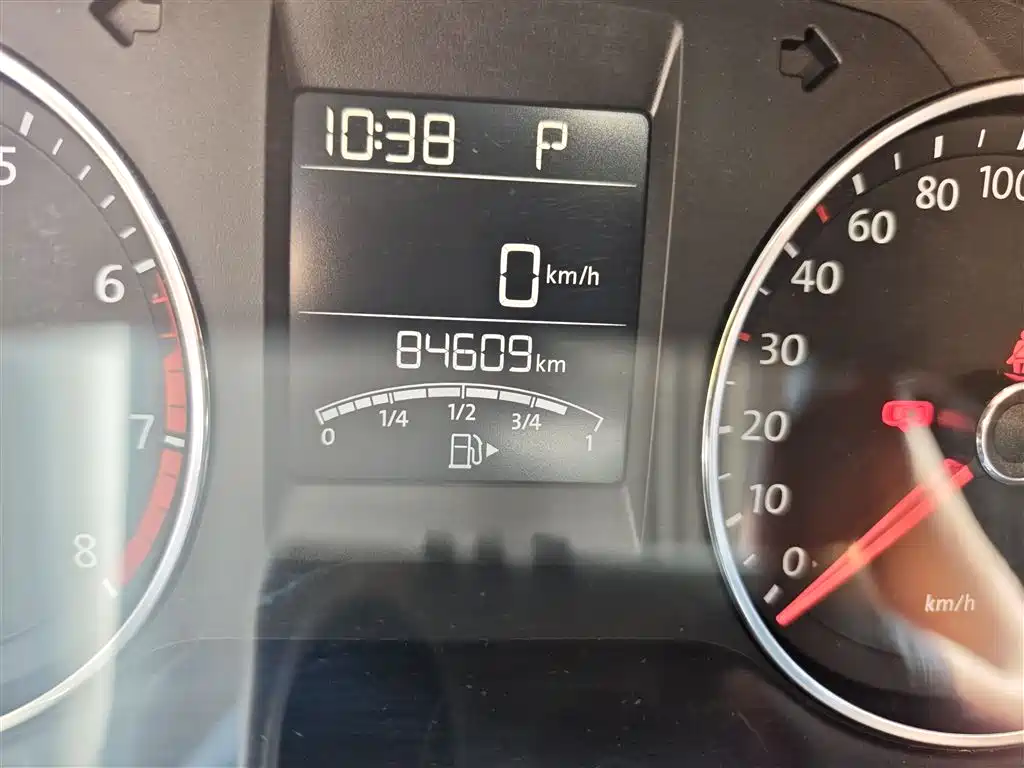 Volkswagen Polo 2014 1.6L Cross Polo Automatic фото 5