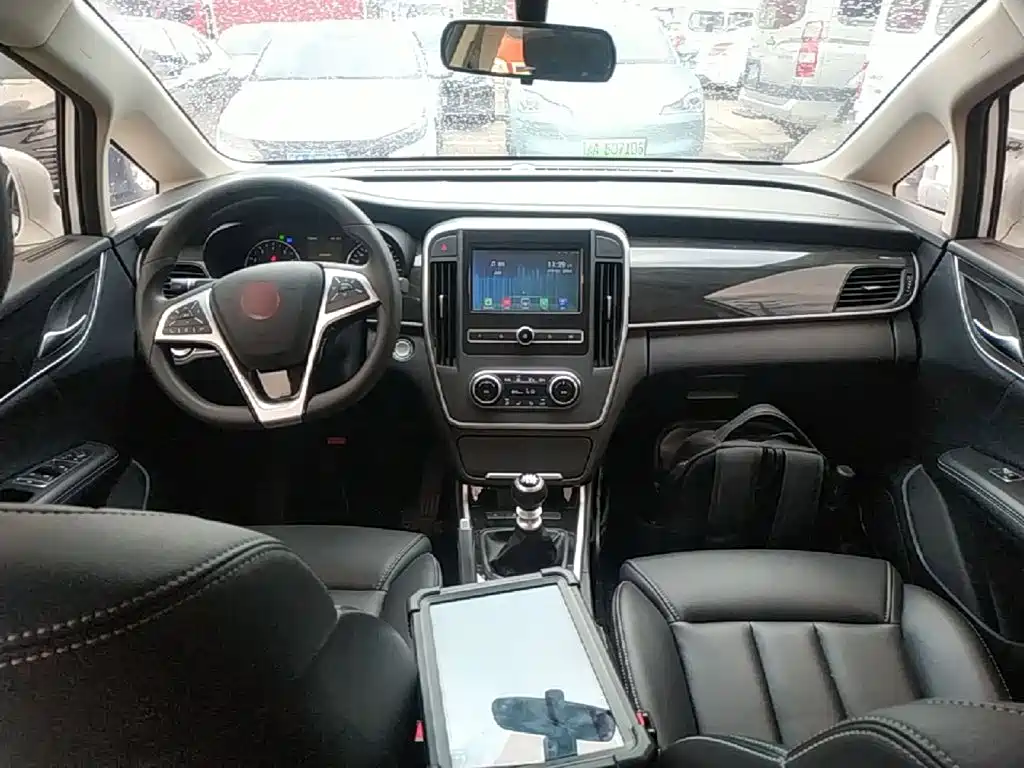 صورة 10 - BYD Song MAX