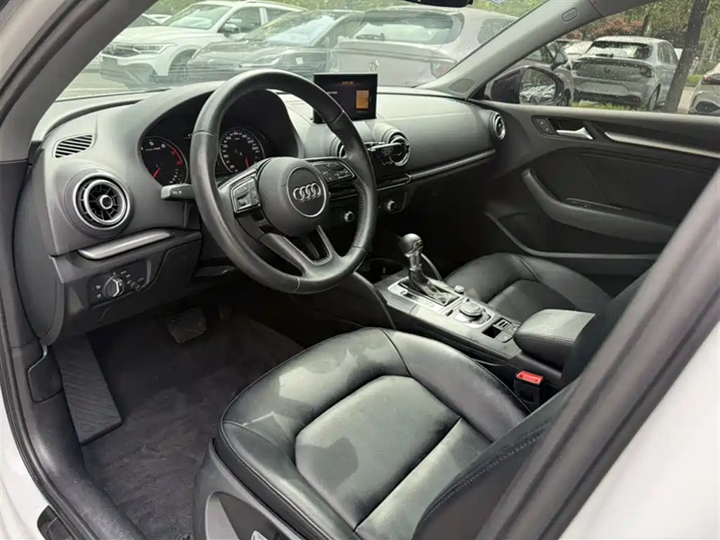 Audi A3 2018 30th Anniversary Sportback 35 TFSI Progressive фото 12
