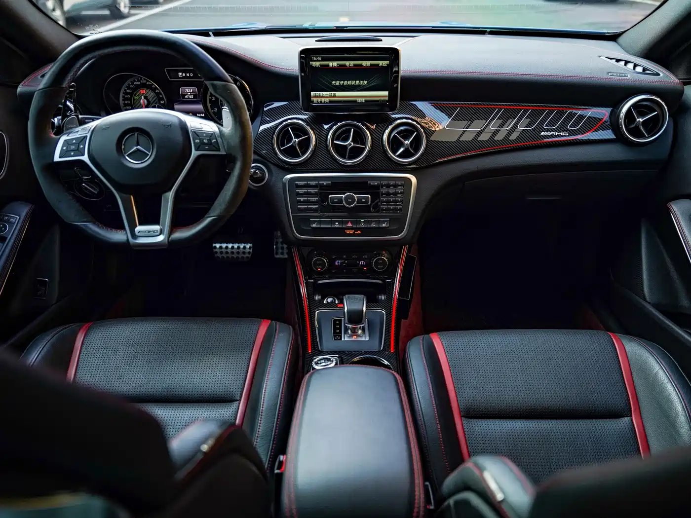 Mercedes-Benz GLA AMG 2016 AMG GLA 45 4MATIC фото 16