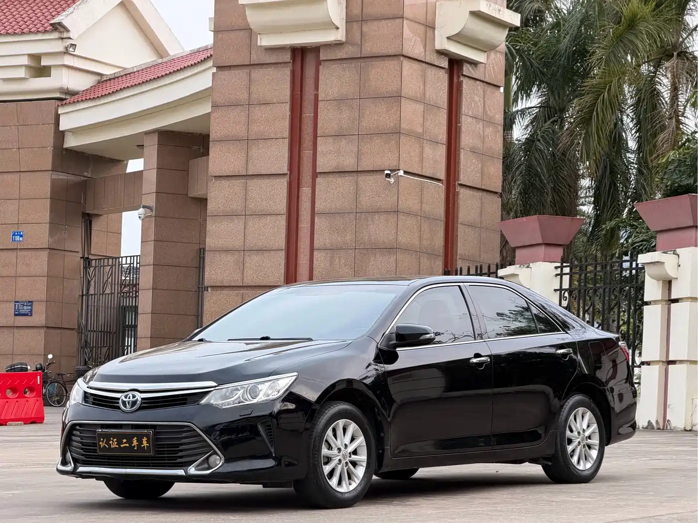 Фото 1 - Toyota Camry
