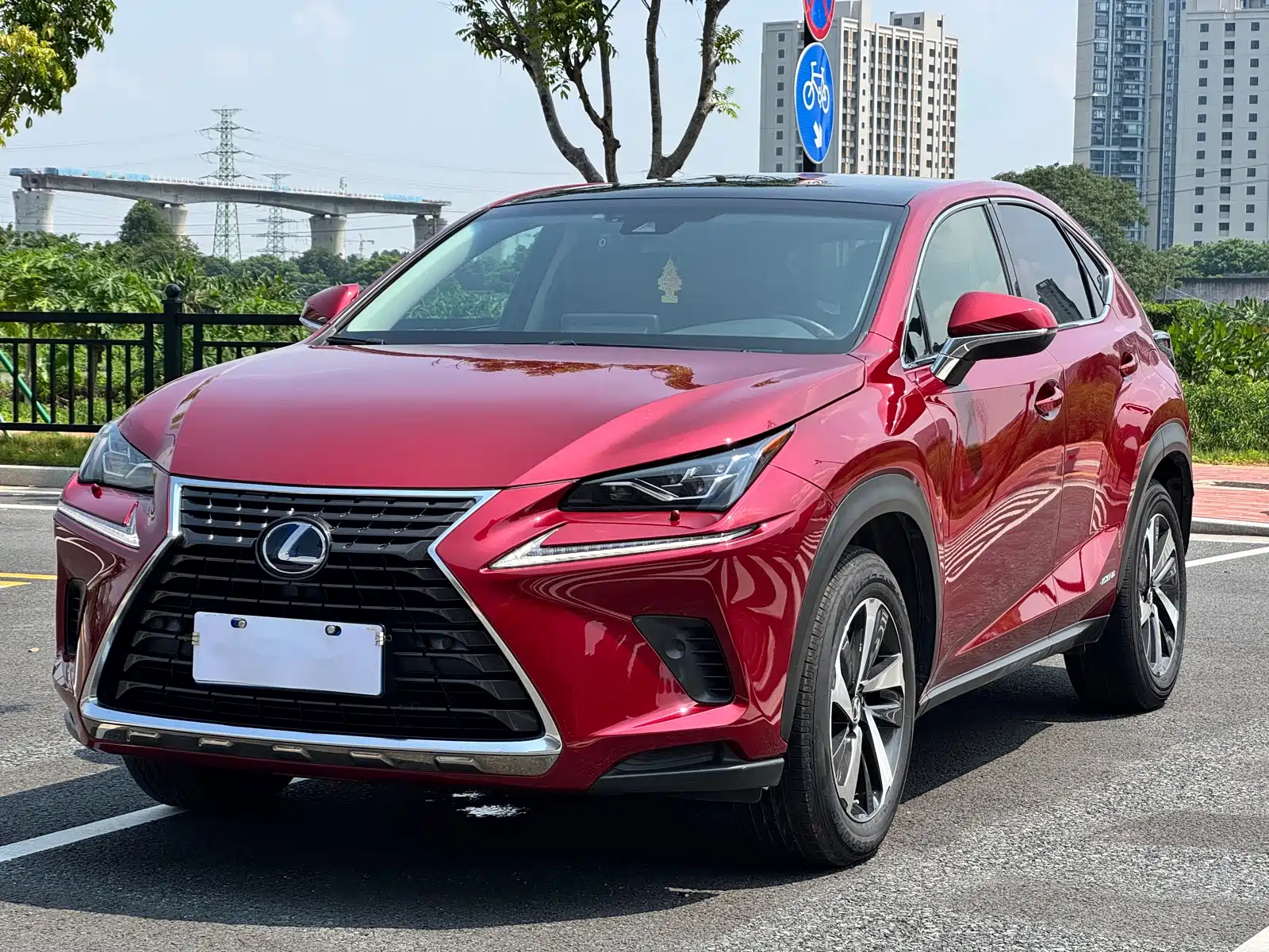 Фото 3 - Lexus NX