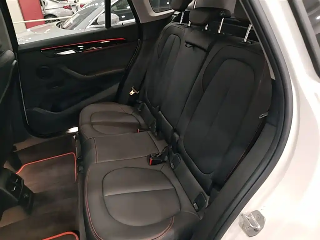 BMW X1 2016 sDrive20Li Luxury Model фото 17