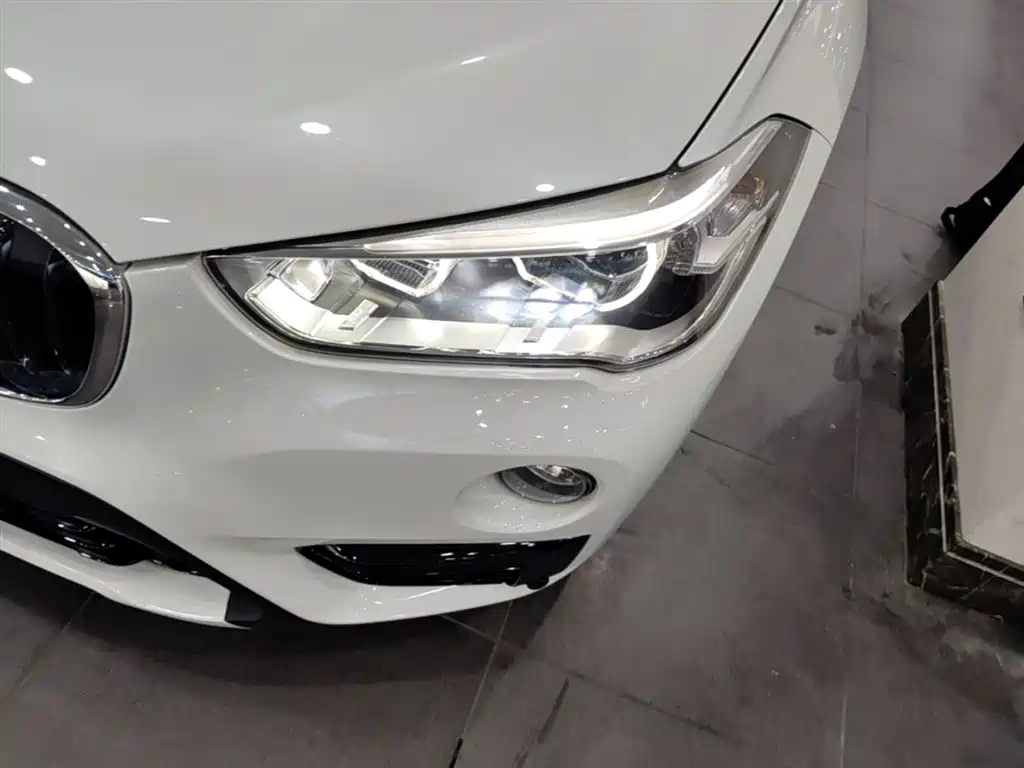 BMW X1 2016 sDrive20Li Luxury Model фото 24