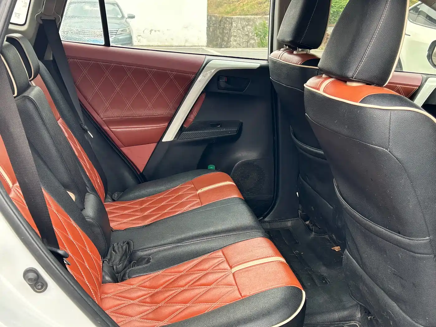 Toyota RAV4 Rongfang 2015 2.0L CVT 2WD Trend Edition фото 10