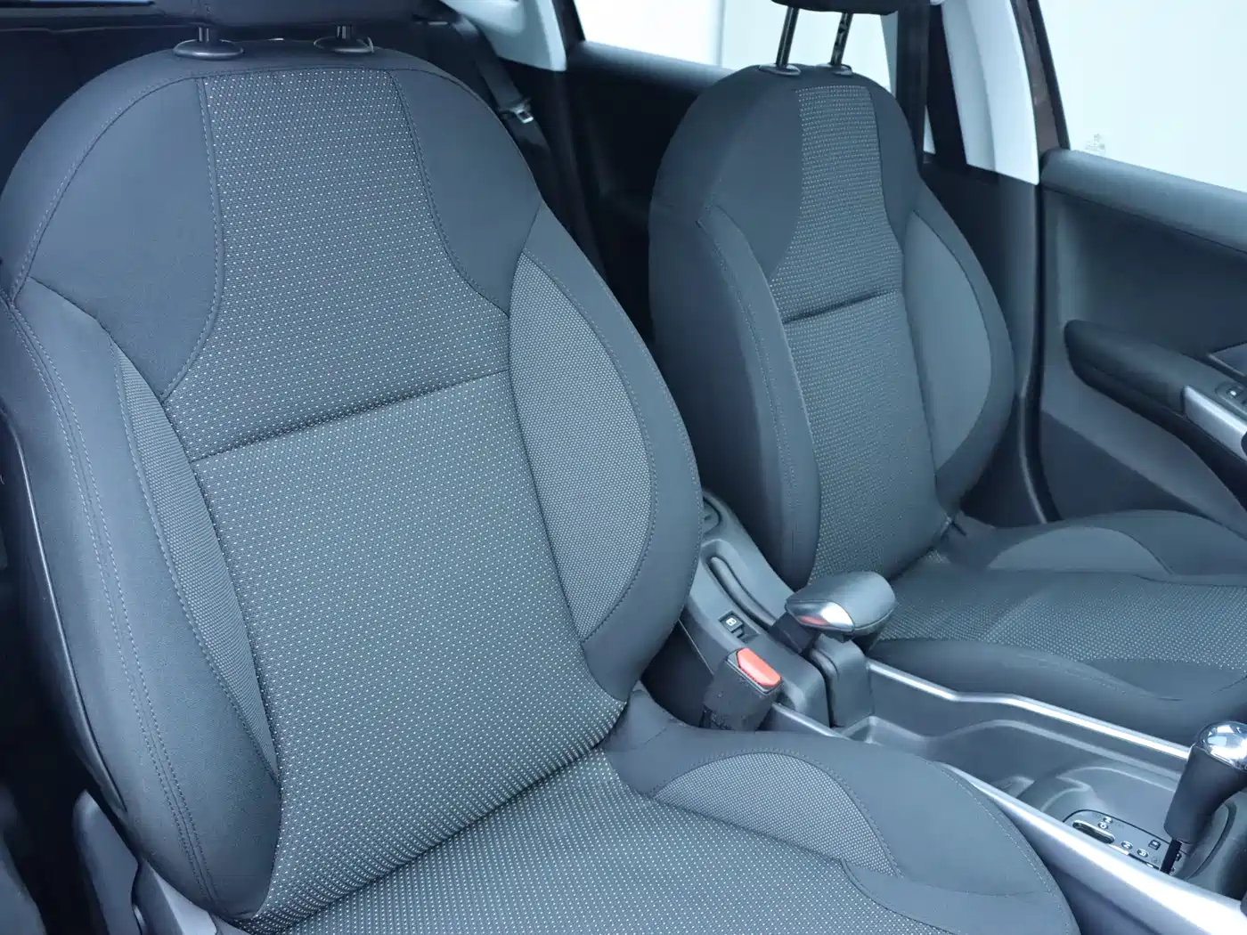 Peugeot 2008 2014 1.6L Automatic Fashion Edition фото 10