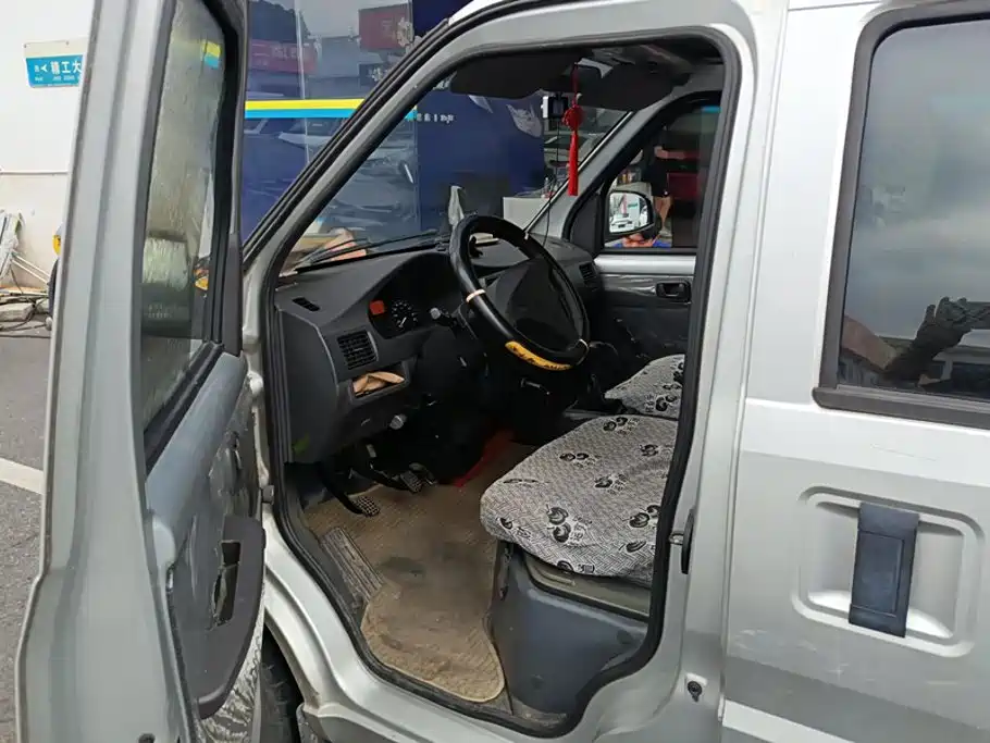 Wuling Motors Wuling Rongguang 2014 2011 1.2L Base Model