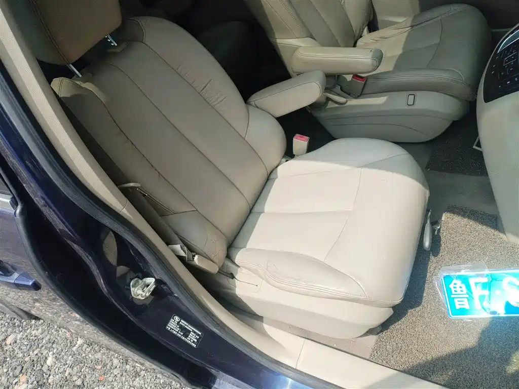 Buick GL8 2015 2.4L Luxury Business Exclusive Edition фото 25