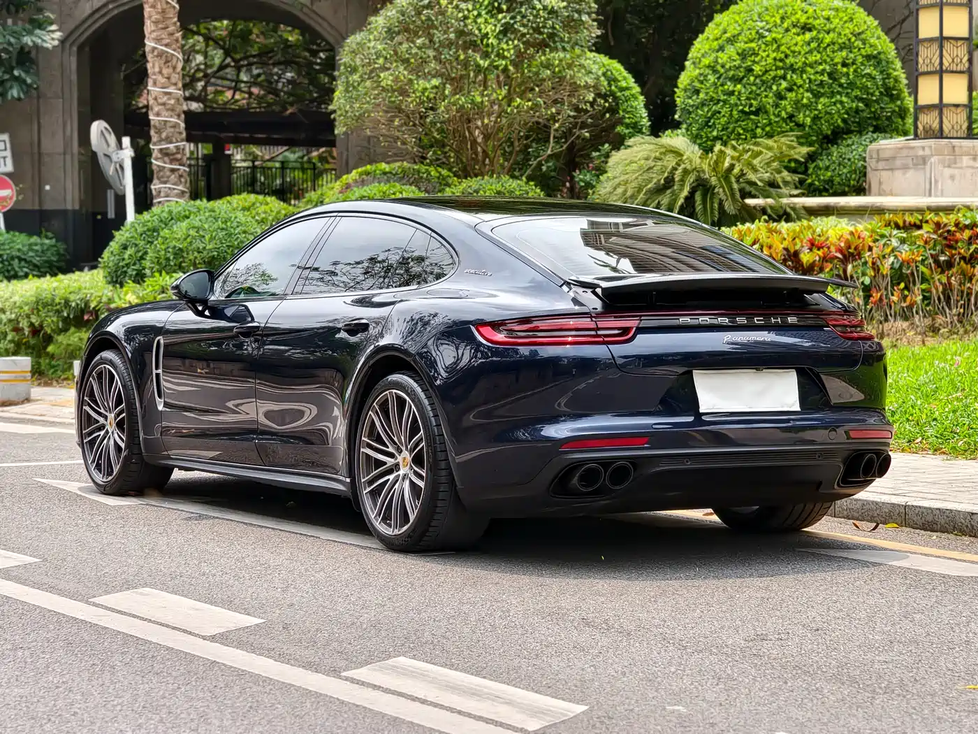 Porsche Panamera 2019 Panamera Executive Long Wheelbase 2.9T фото 5