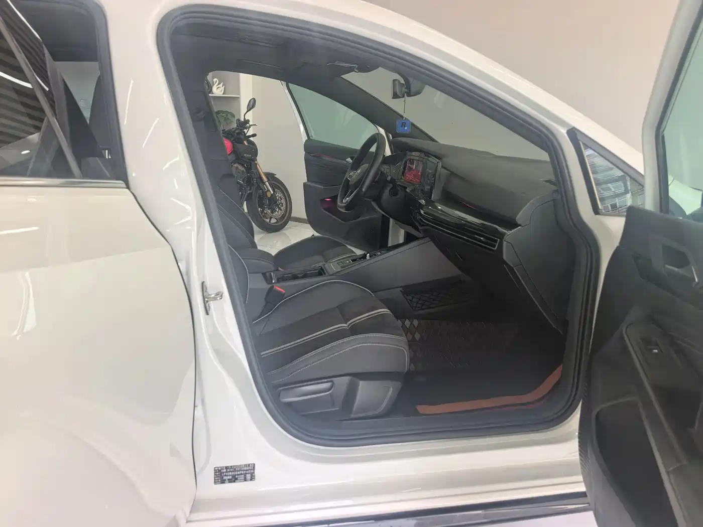 Фото 9 - Volkswagen Golf