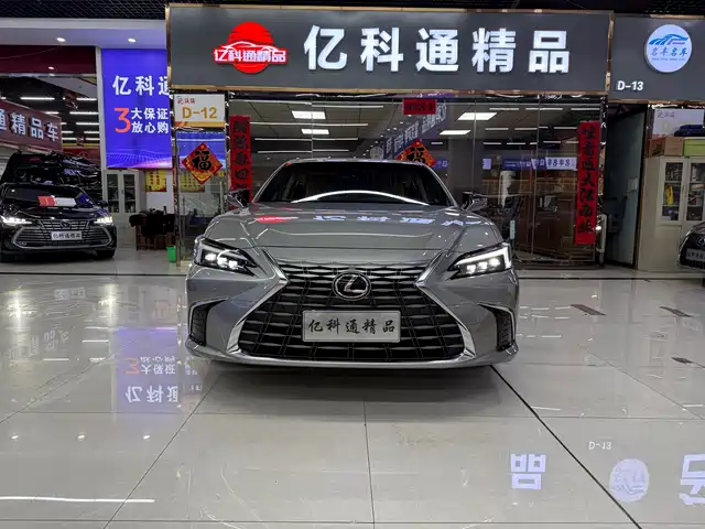 Lexus ES 2025 300h Ultimate Edition — фото 2