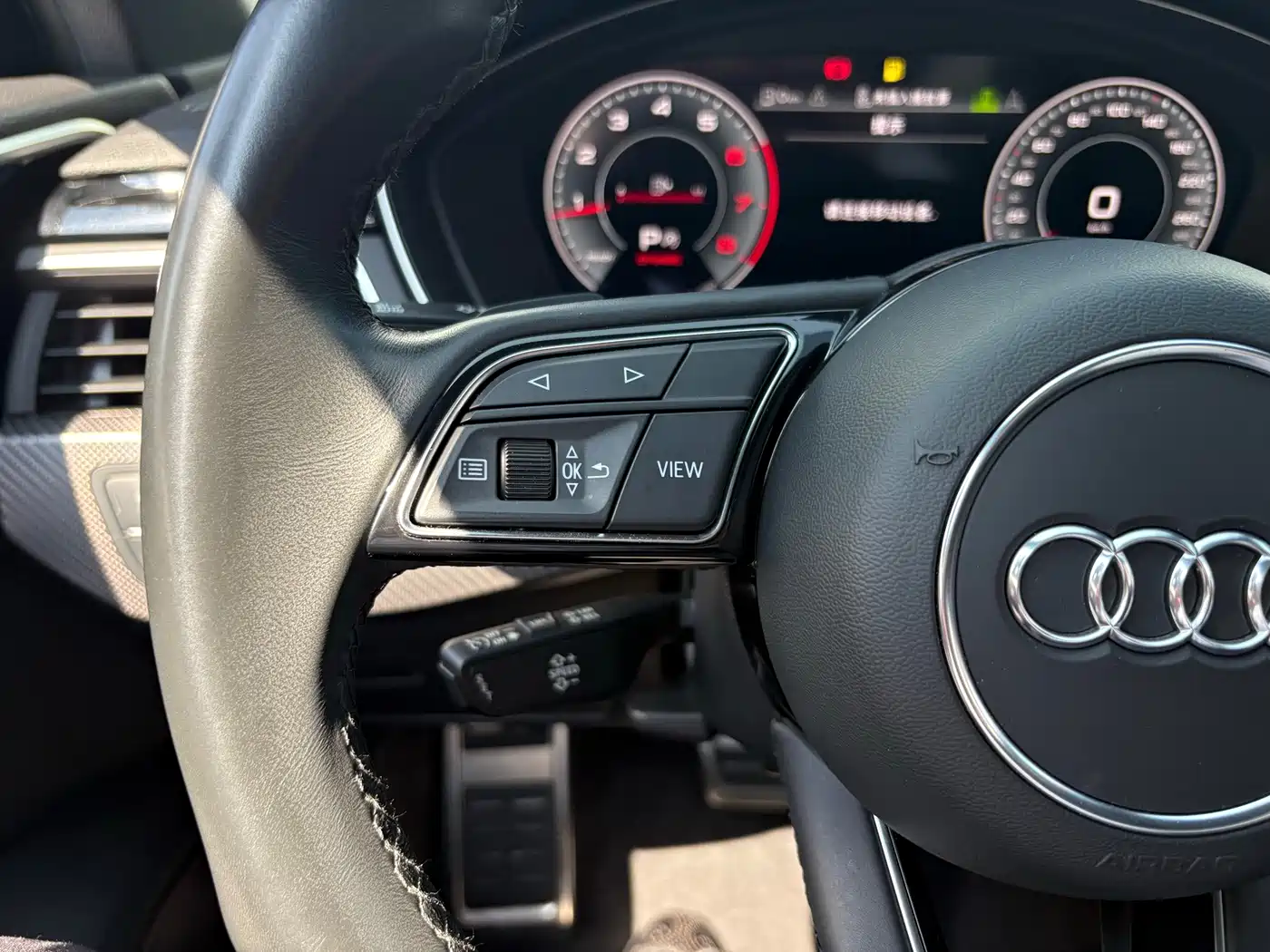 Фото 10 - Audi A4L