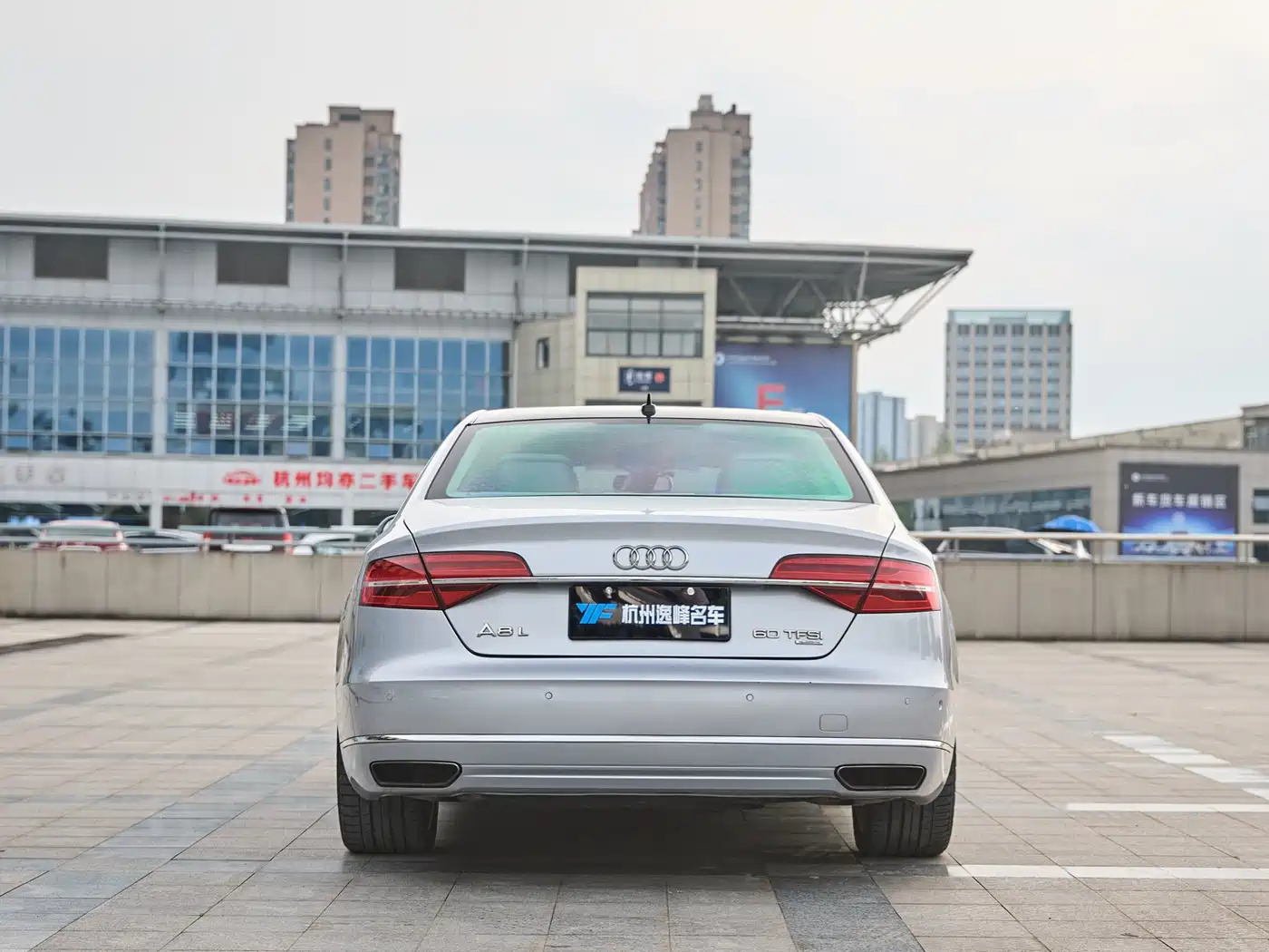 Audi A8 2014 A8L 60 TFSI quattro Exclusive фото 8